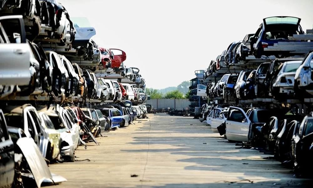 Importance of Selling an Old Car to a Junkyard